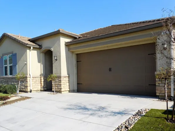 3421 N Del Monte Ave, Clovis, CA 93619