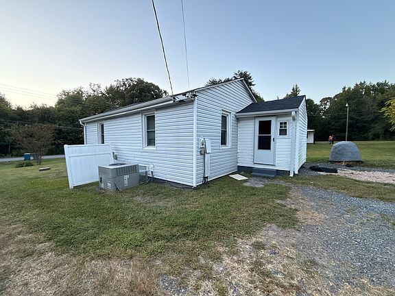 4th image of 5208 Summit Ave