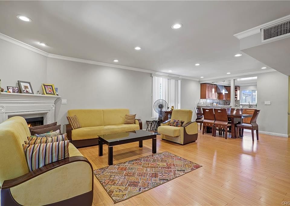 1st image of 6420 Hazeltine Ave APT 3
