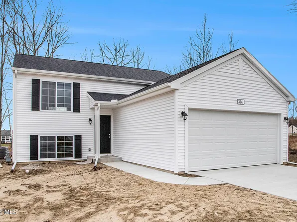 320 Crabtree Ln, Delta, OH 43515