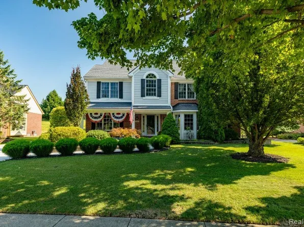 50988 W Hills Dr, Plymouth, MI 48170