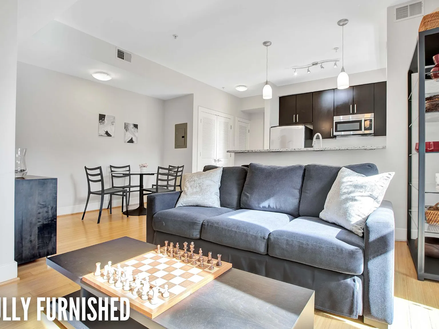 2 bed, 839 sqft, $5,700 — Photo 2