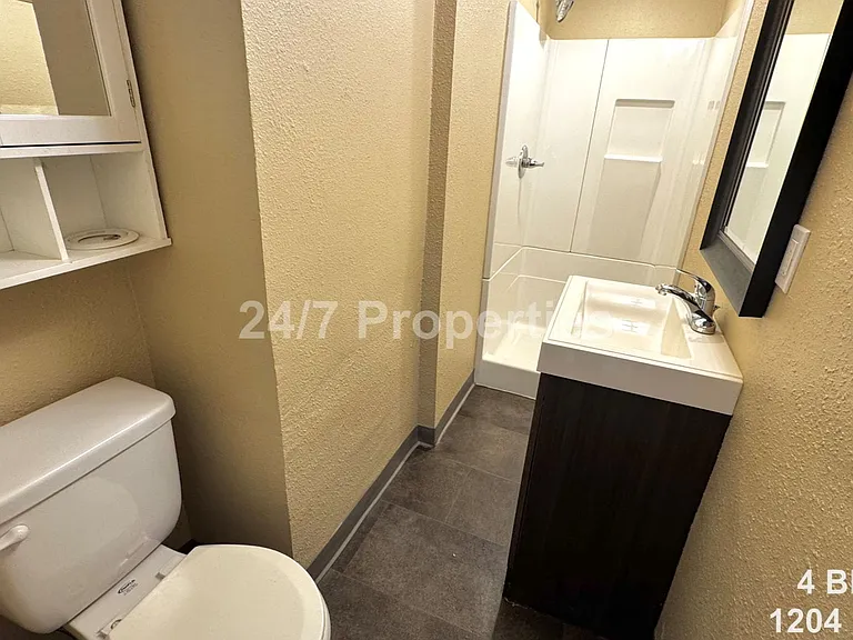1204 NE 62nd Ave — Photo 14