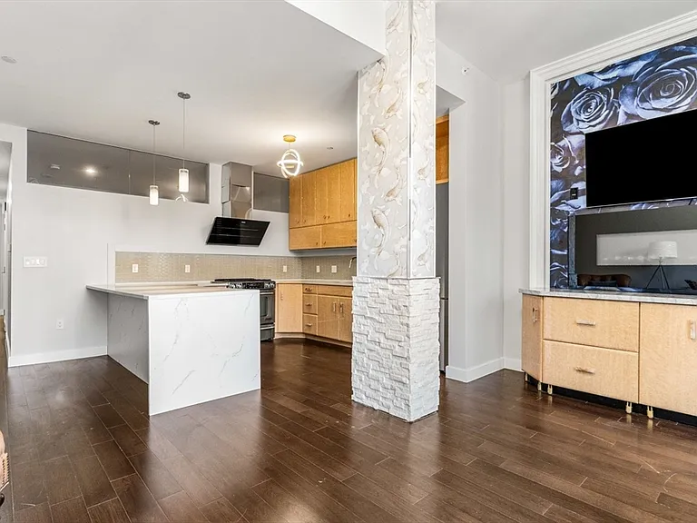 43 Westland Ave #309 — Photo 4