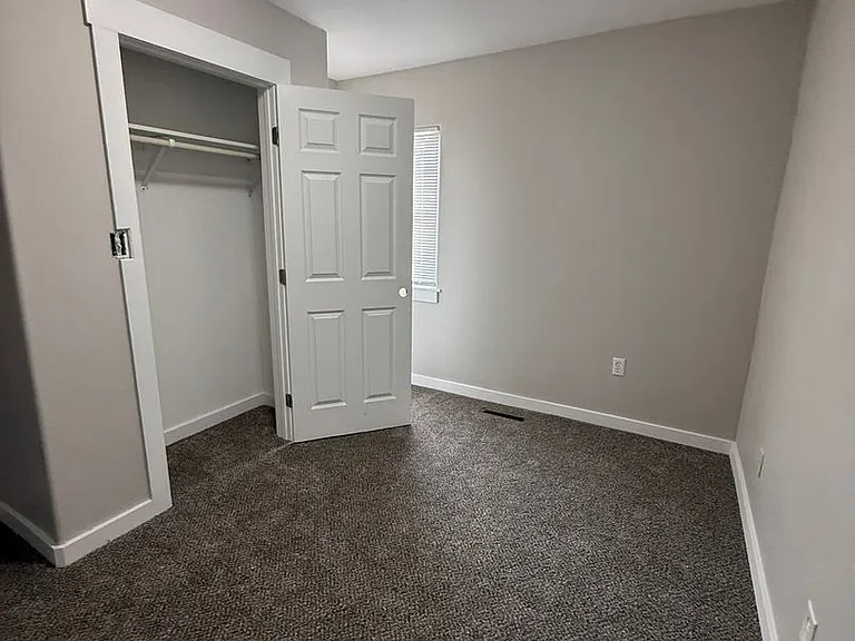 7030 N Market St — Photo 4