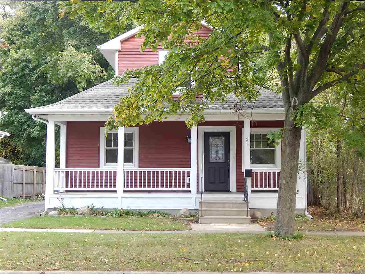 421 Bates St photo 1