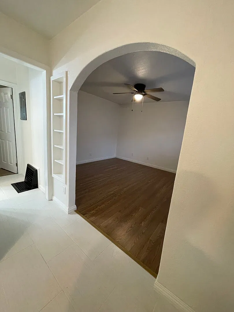 Beautiful Remodeled Oakley 2 Bedroom Home. — Photo 4