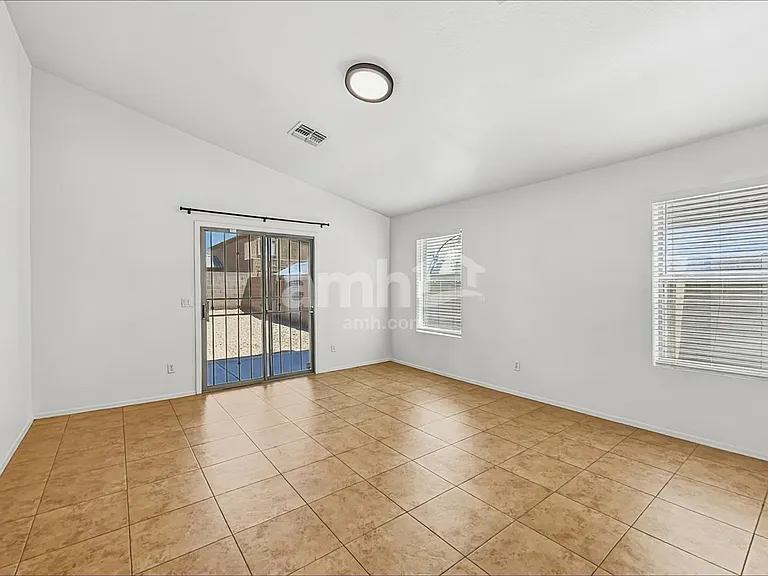 11232 W Pierson St — Photo 7