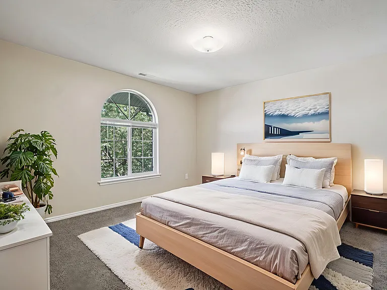 Sterling Pointe Apartments — Photo 49