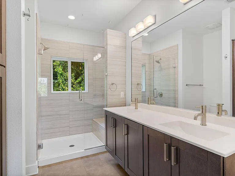 2101 Montopolis Dr #11 — Photo 27