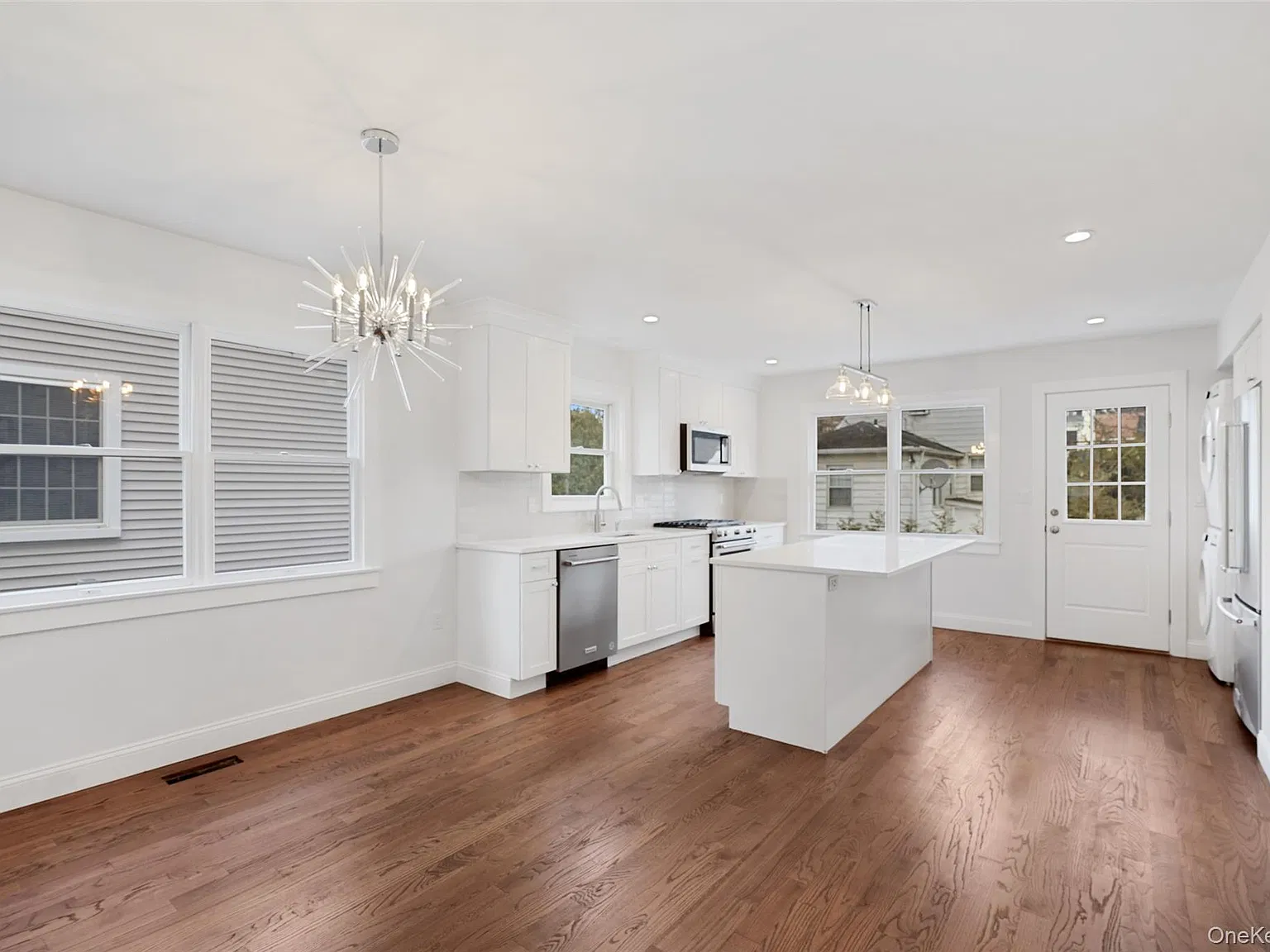 3 bed, 2.5 bath, 1400 sqft, $6,000 — Photo 3