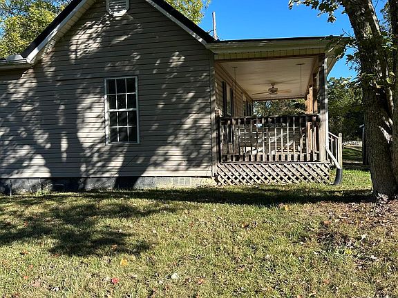 3rd image of 647 Coolidge Rd