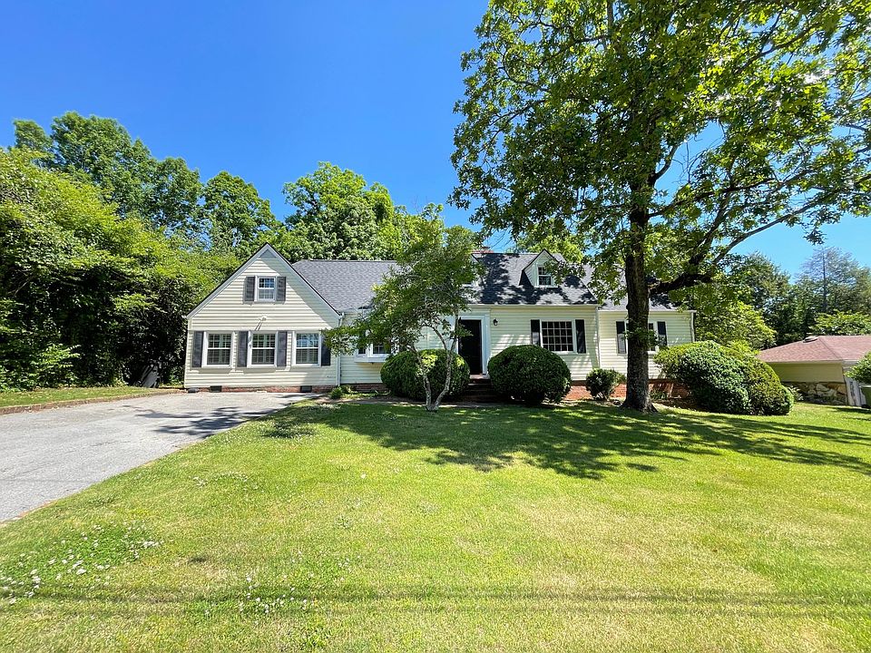 Front Yard & 2-Car Driveway