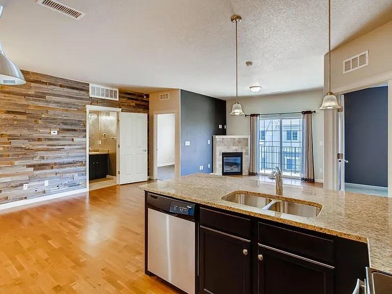 1162 Rockhurst Dr #405 — Photo 9