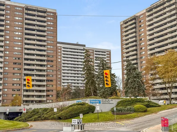 260 Scarlett Rd #1206, Toronto, ON M6N 4X6