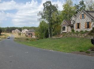 7700 Chesterbrooke Dr, Greensboro, NC 27455