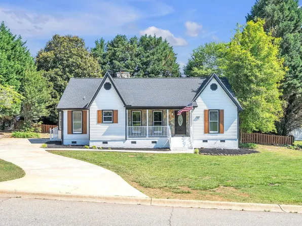 203 Briggs Dr, Easley, SC 29642