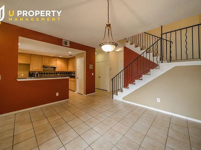 3325 Devonshire Dr — Photo 8