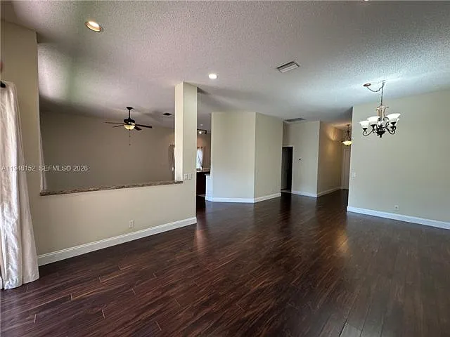 4192 Laurel Ridge Cir #4192 — Photo 3