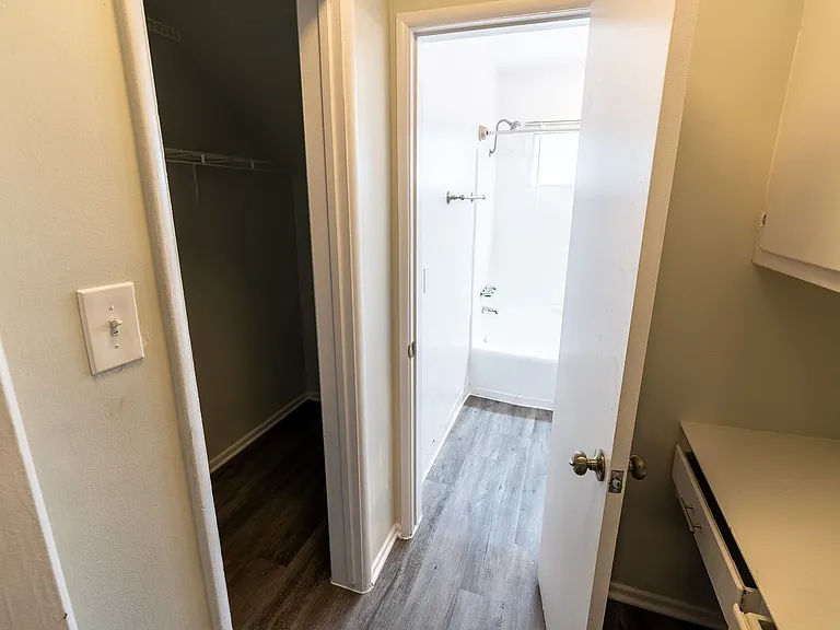 7056 Lanewood Ave — Photo 17