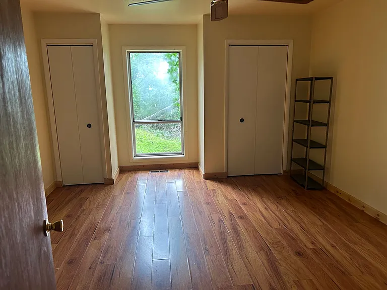 21090 Greycliff Rd — Photo 10