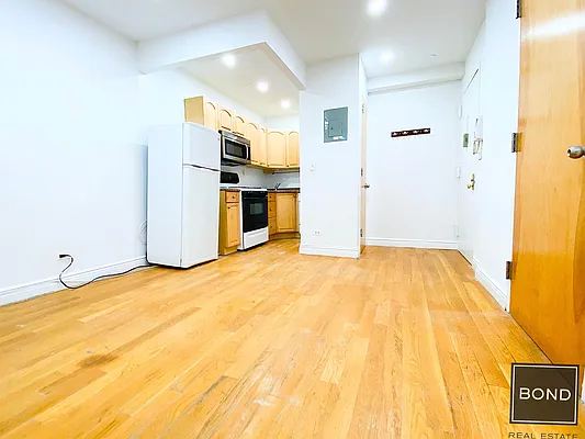 Rented by Bond New York | media 1