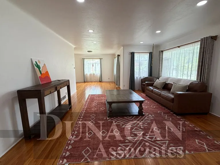 925 N Alameda St — Photo 2
