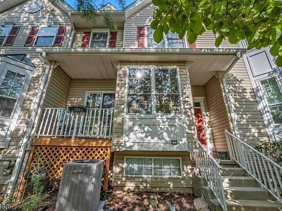 5th image of 20 Windham Ct