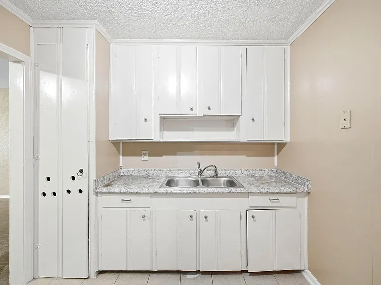 3909 Leffingwell St — Photo 9