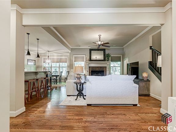 5th image of 1640 Madison Court