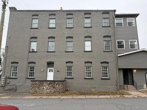 717 Mill St Photo 1