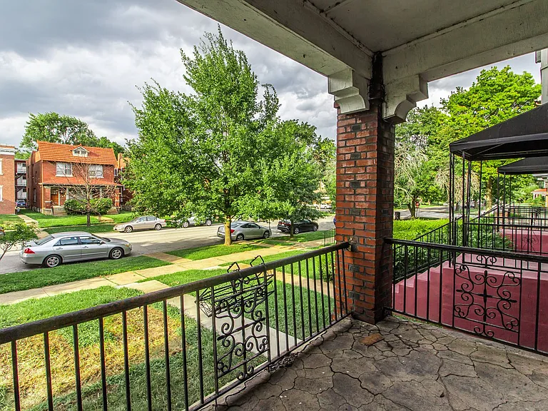 6016 Waterman Blvd #1E — Photo 4