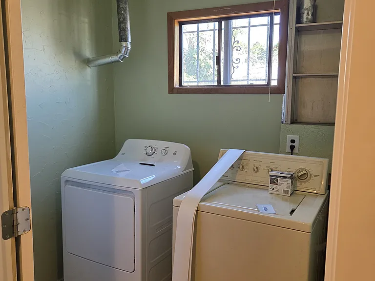 921 Madeira Dr SE — Photo 6