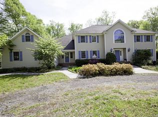 909 Baldwin Rd, Woodbridge, CT 06525