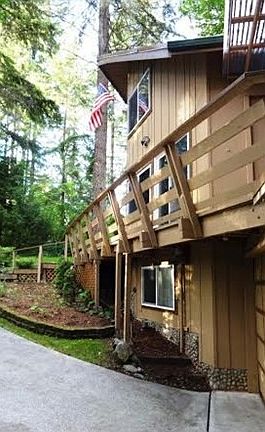 5th image of 17613 Valley Ln SE