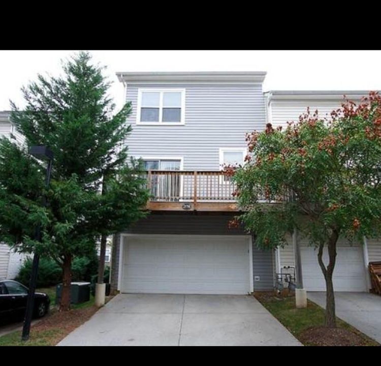 2nd image of 21842 Kelsey Sq