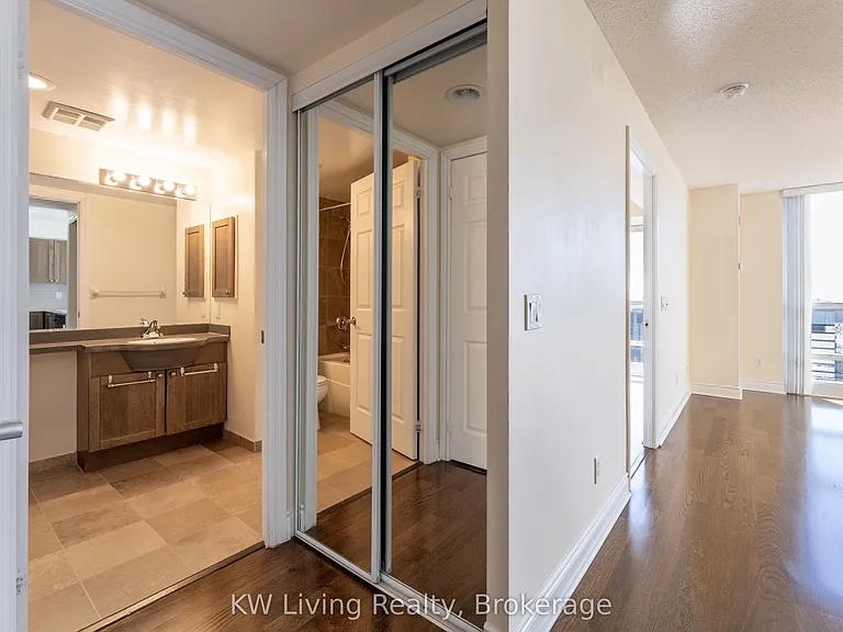 763 Bay St #4009 — Photo 11