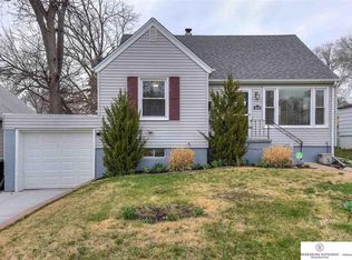 4828 Pierce St, Omaha, NE 68106