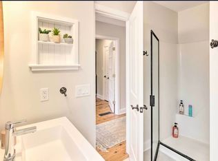 563 Mondamin Rd, Zirconia, NC 28790