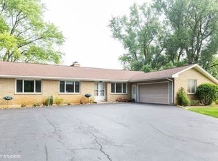 31W33 Wolsfeld Dr, Elgin, IL 60120