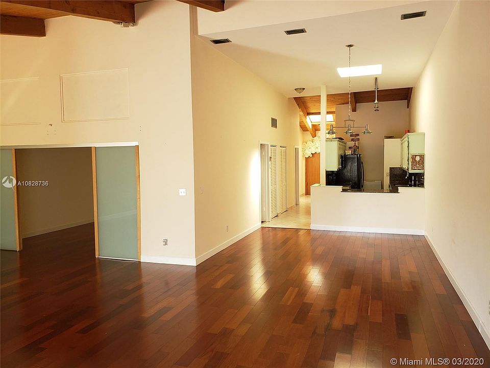 1st image of 2605 S Parkview Dr #0