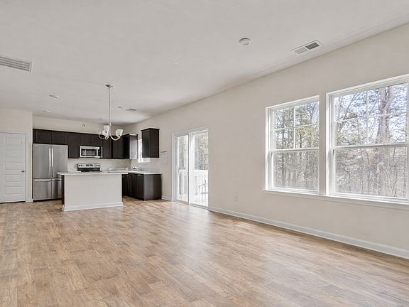 5th image of 52 Sovereign Cir