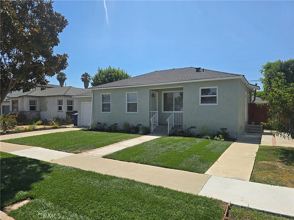 2 bed, 872 sqft, $3,595 — Photo 2