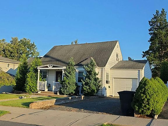 2nd image of 331 N Lanza Ct