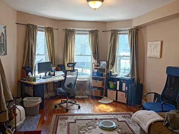 189 Brookline St #1, Cambridge, MA 02139