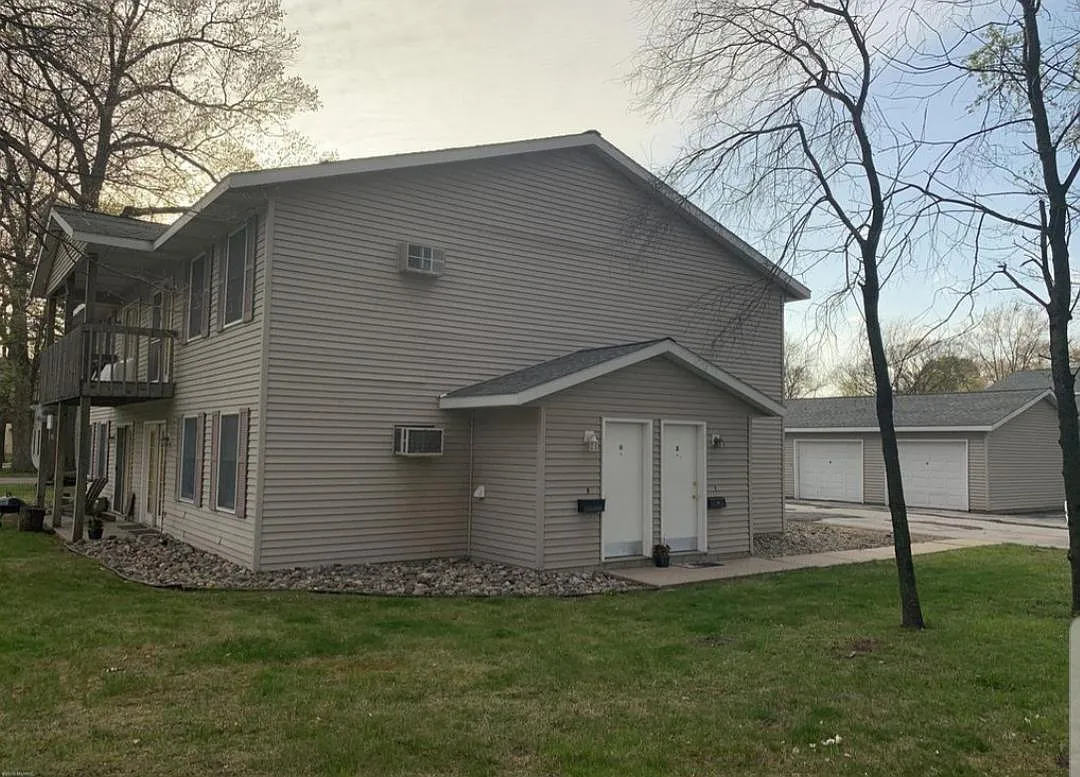 2 bed, 990 sqft, $1,200 — Photo 3