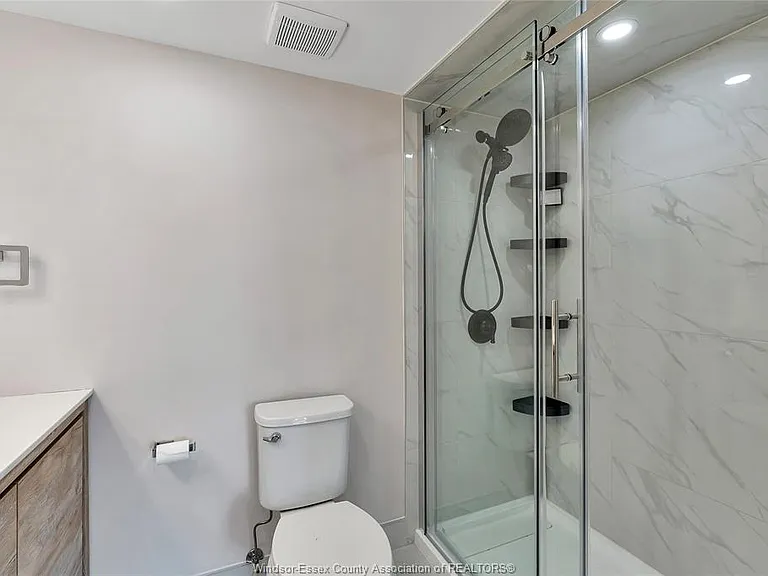 75 Riverside Dr E #1902 — Photo 24