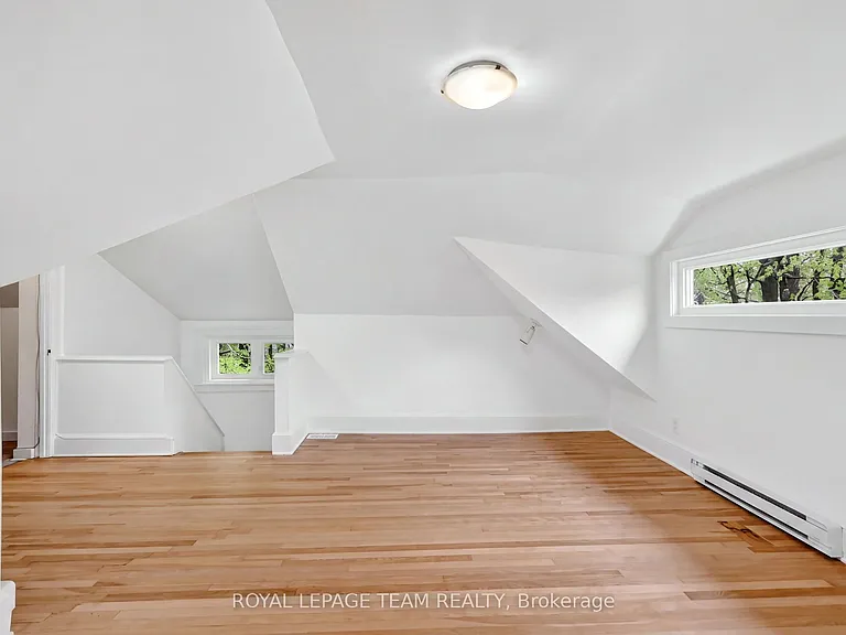 131 Acacia Ave — Photo 31