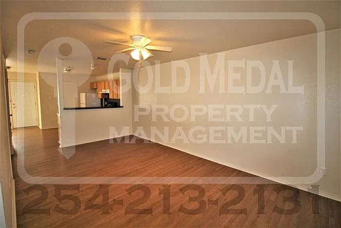 2 bed, 1.5 bath, 960 sqft, $775 — Photo 3
