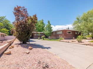 709 Crestview Dr, Farmington, NM 87401